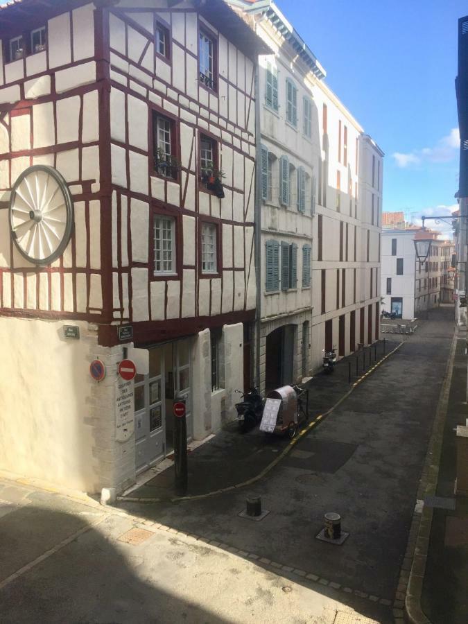 Appartement Au Coeur De Bayonne Sur Les Remparts Bagian luar foto